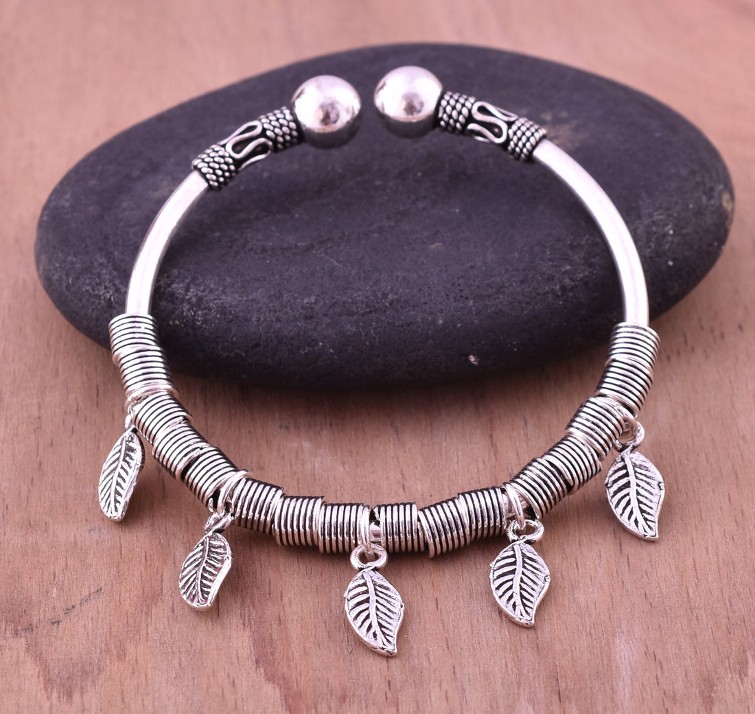 Why Does Your Silver Jewelry Turn Black? Don't Panic, We Can Fix It!