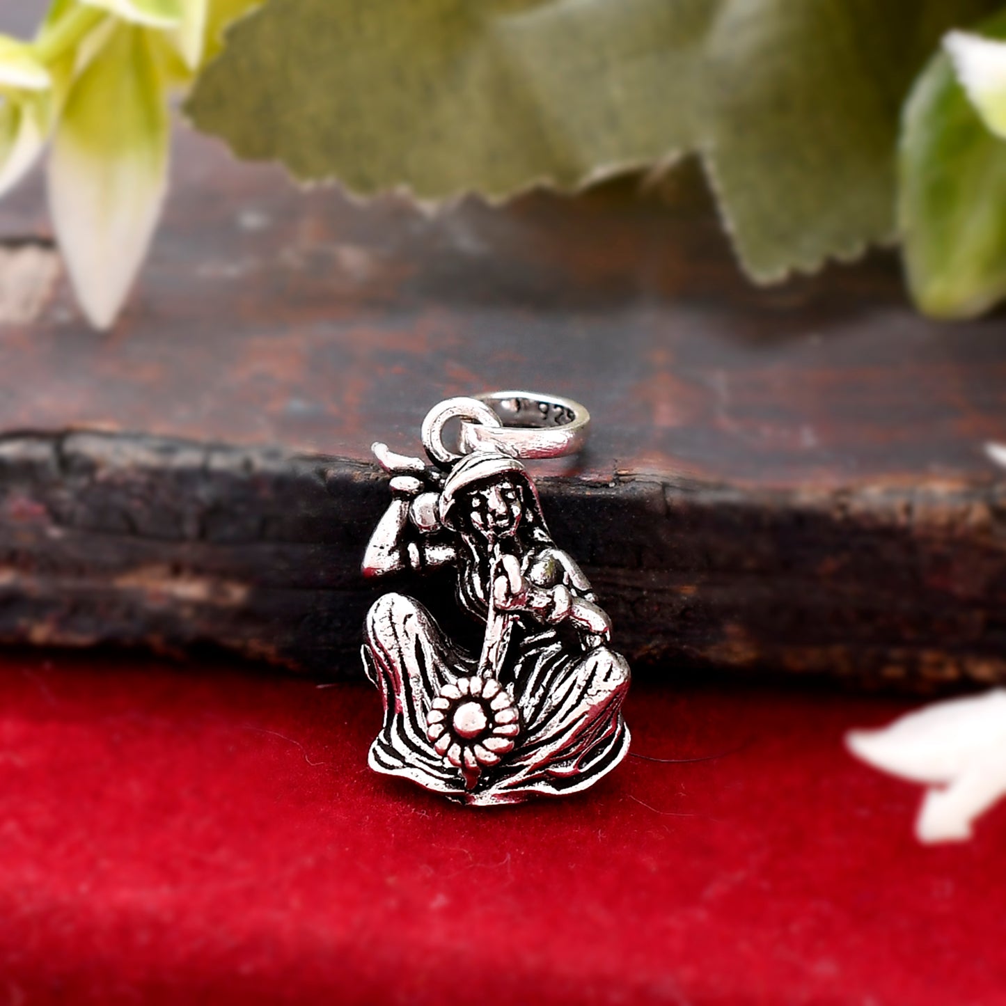 Silver Mira Bai Pendant Locket