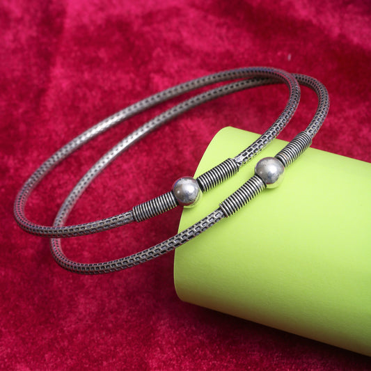 silver leg kada