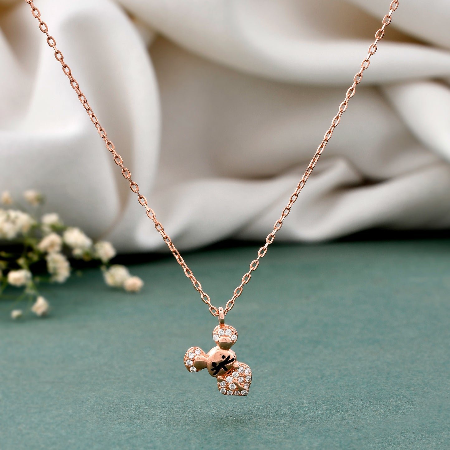 silver pendant necklace
