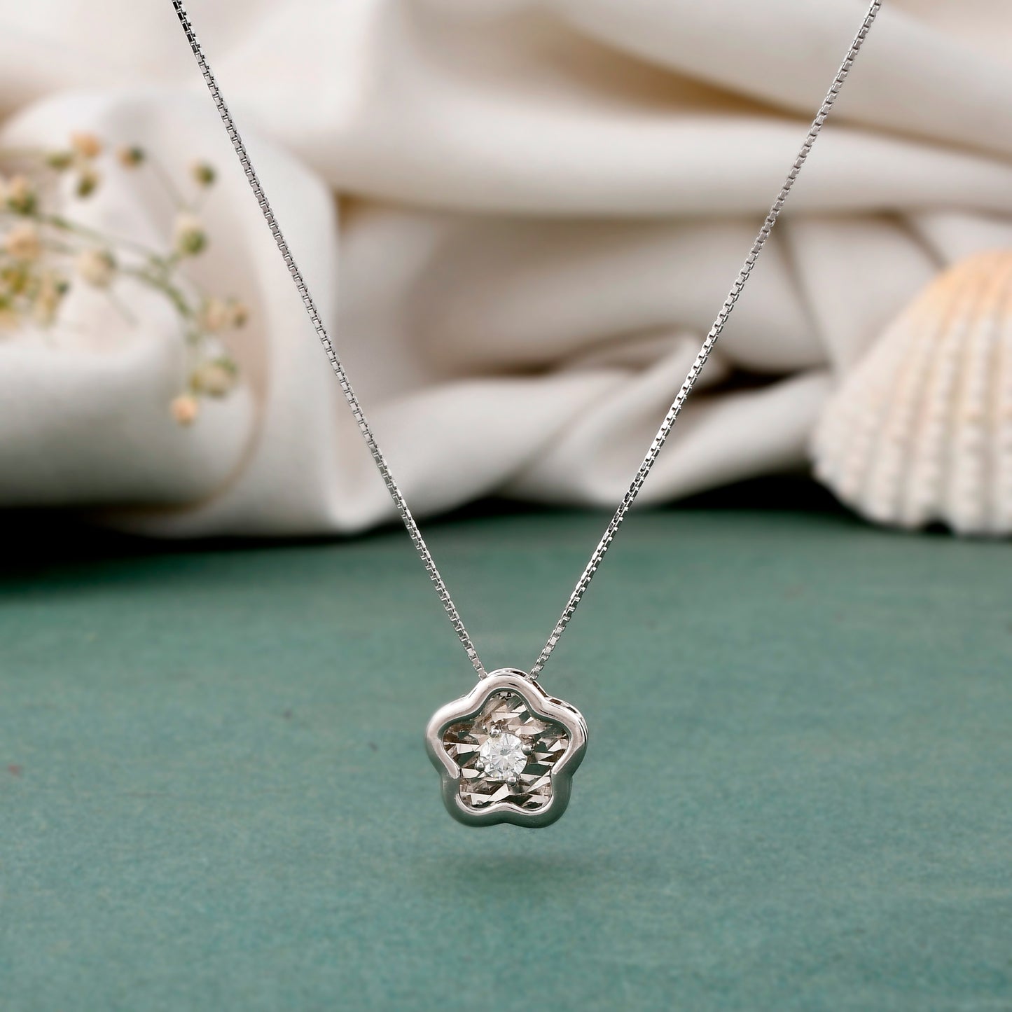 light weight chain pendant
