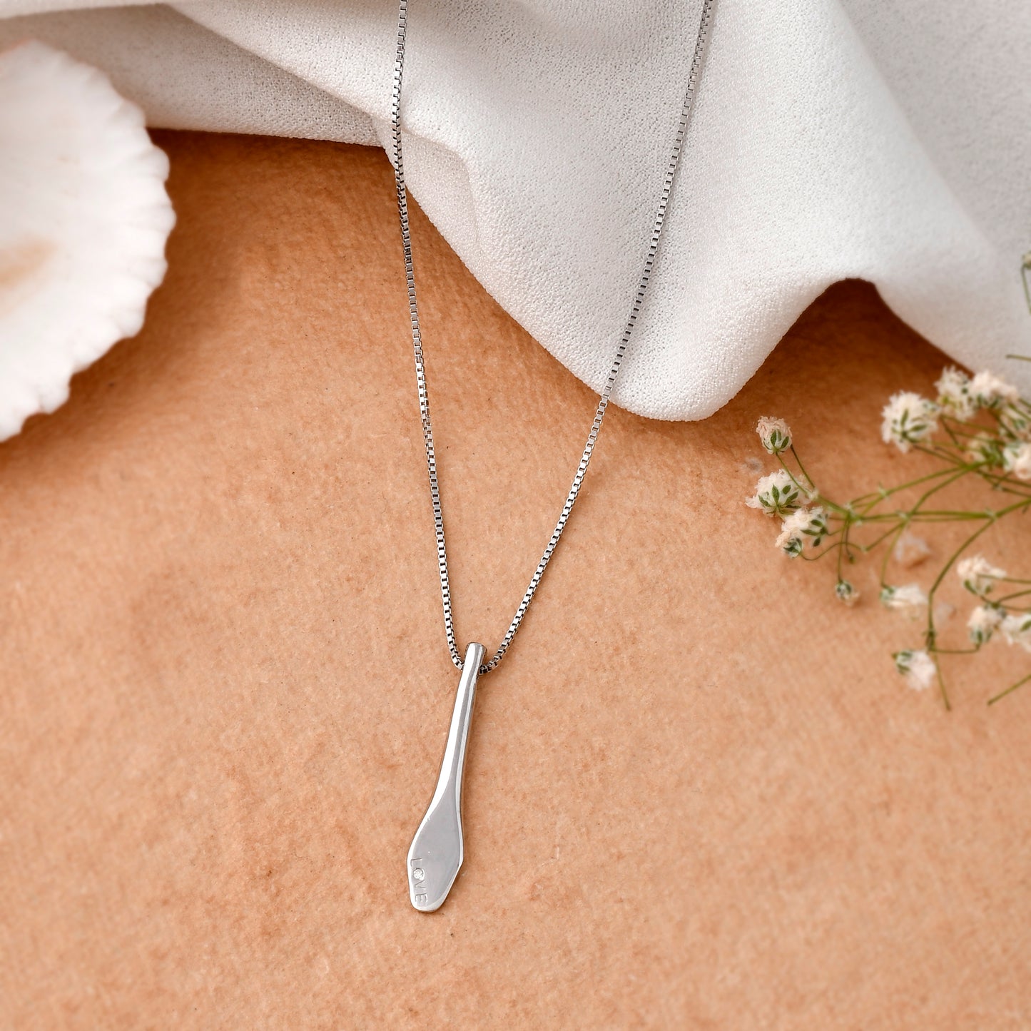 silver pendant necklace