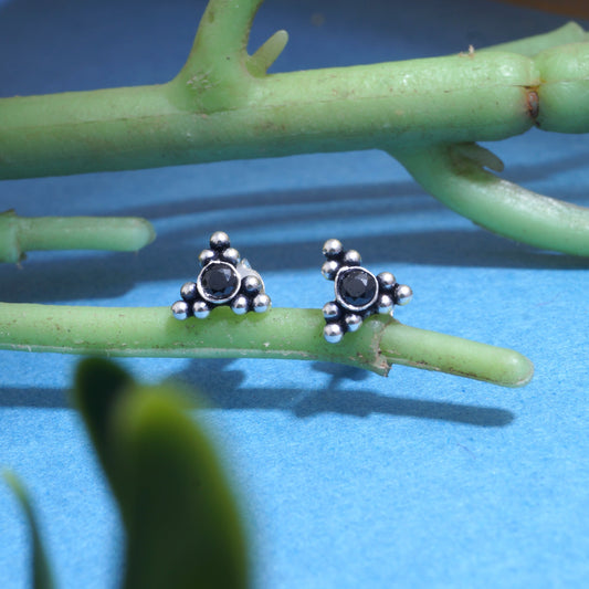 tringle silver earring