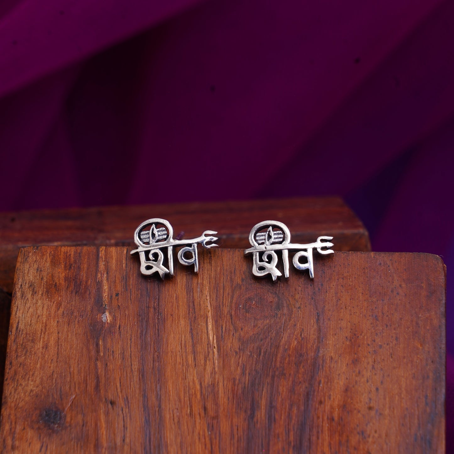 Silver Shiv Studs