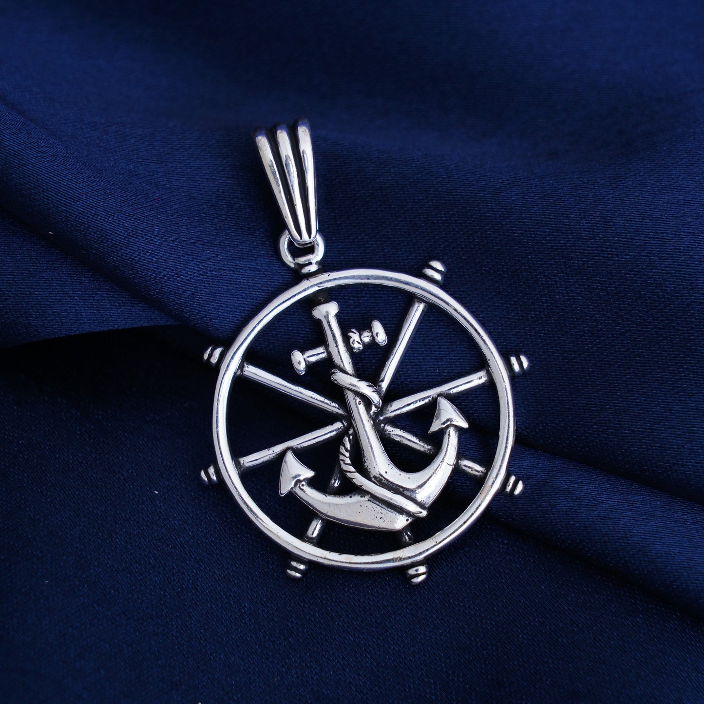 anchor pendant