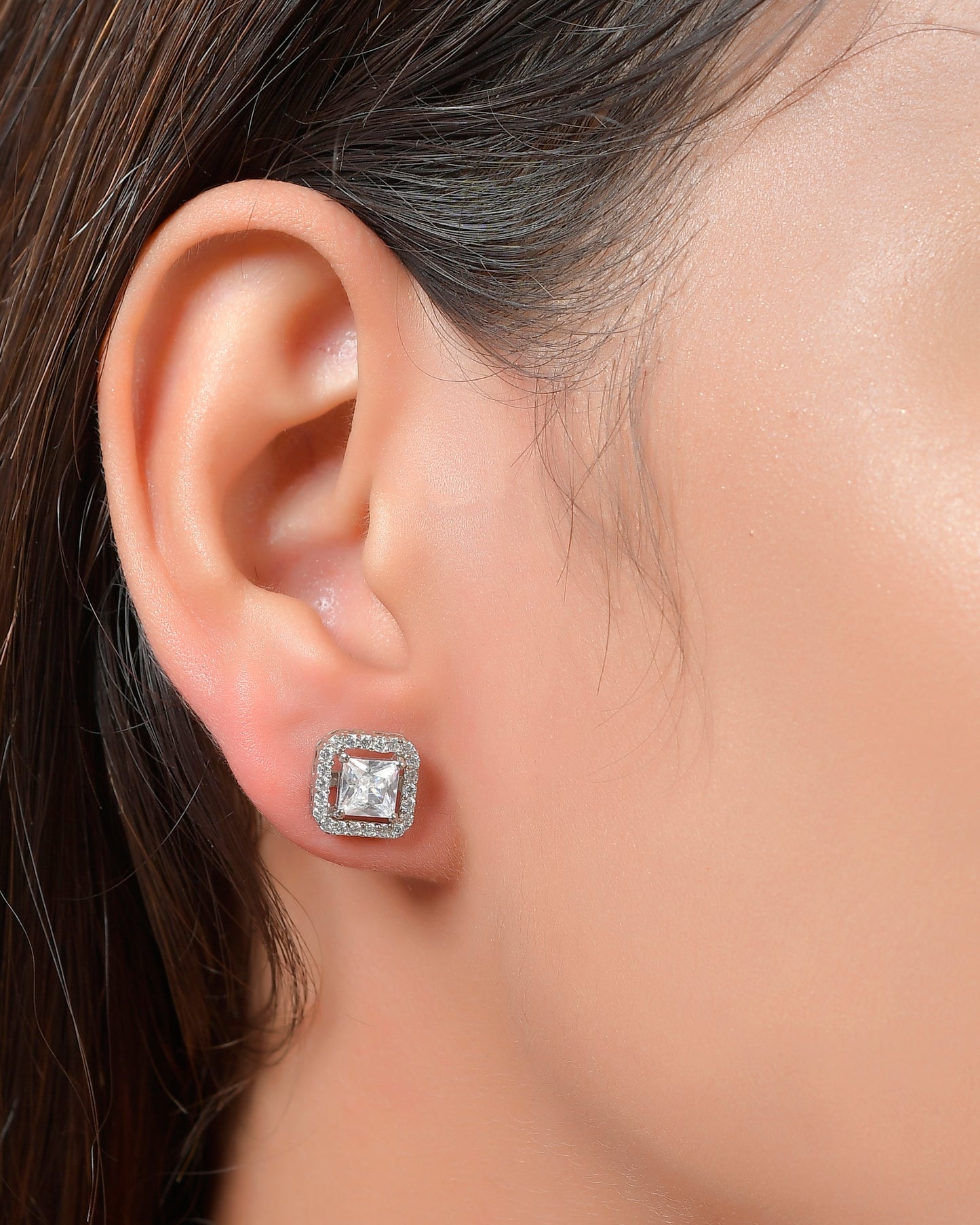 diamond stud