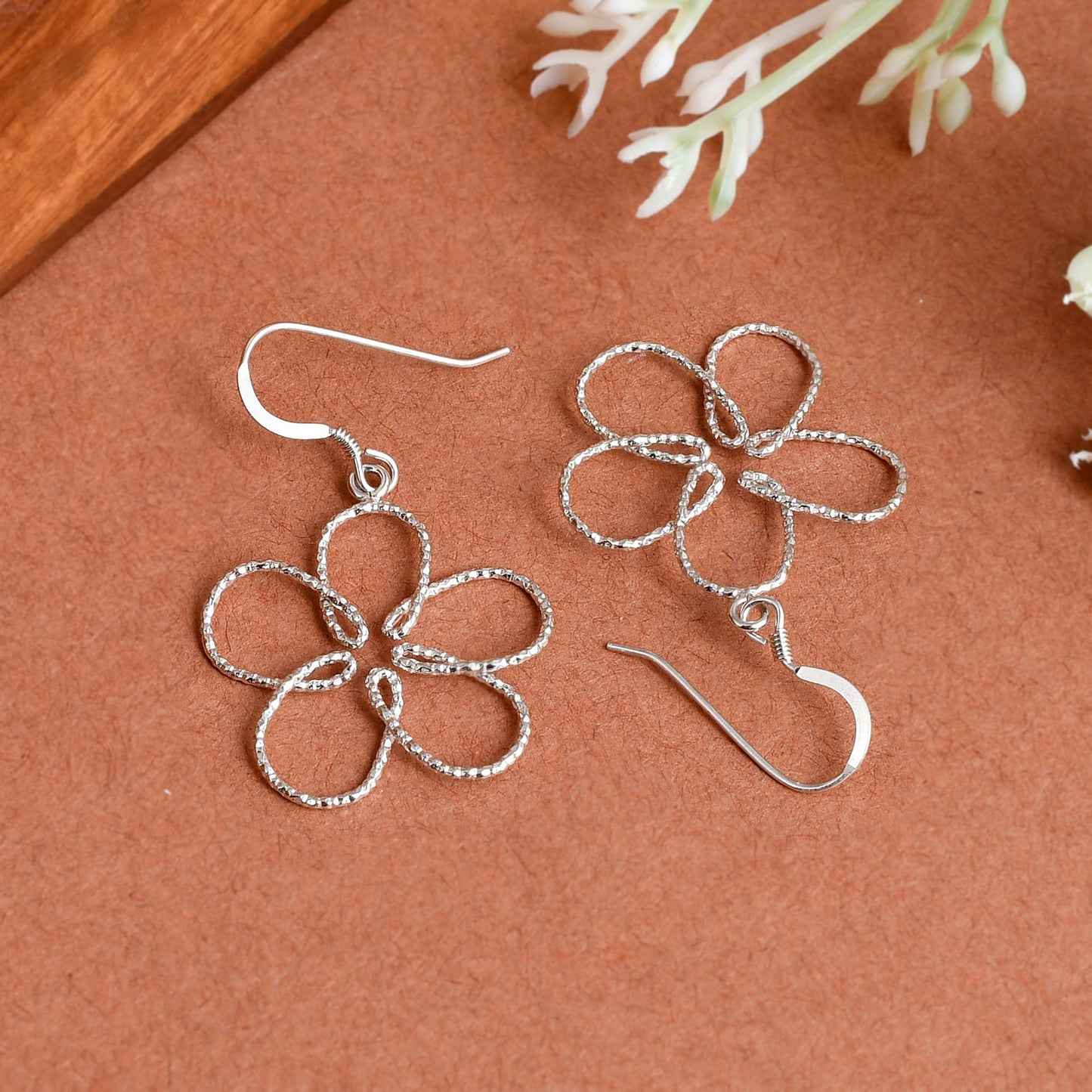 lightweight earring