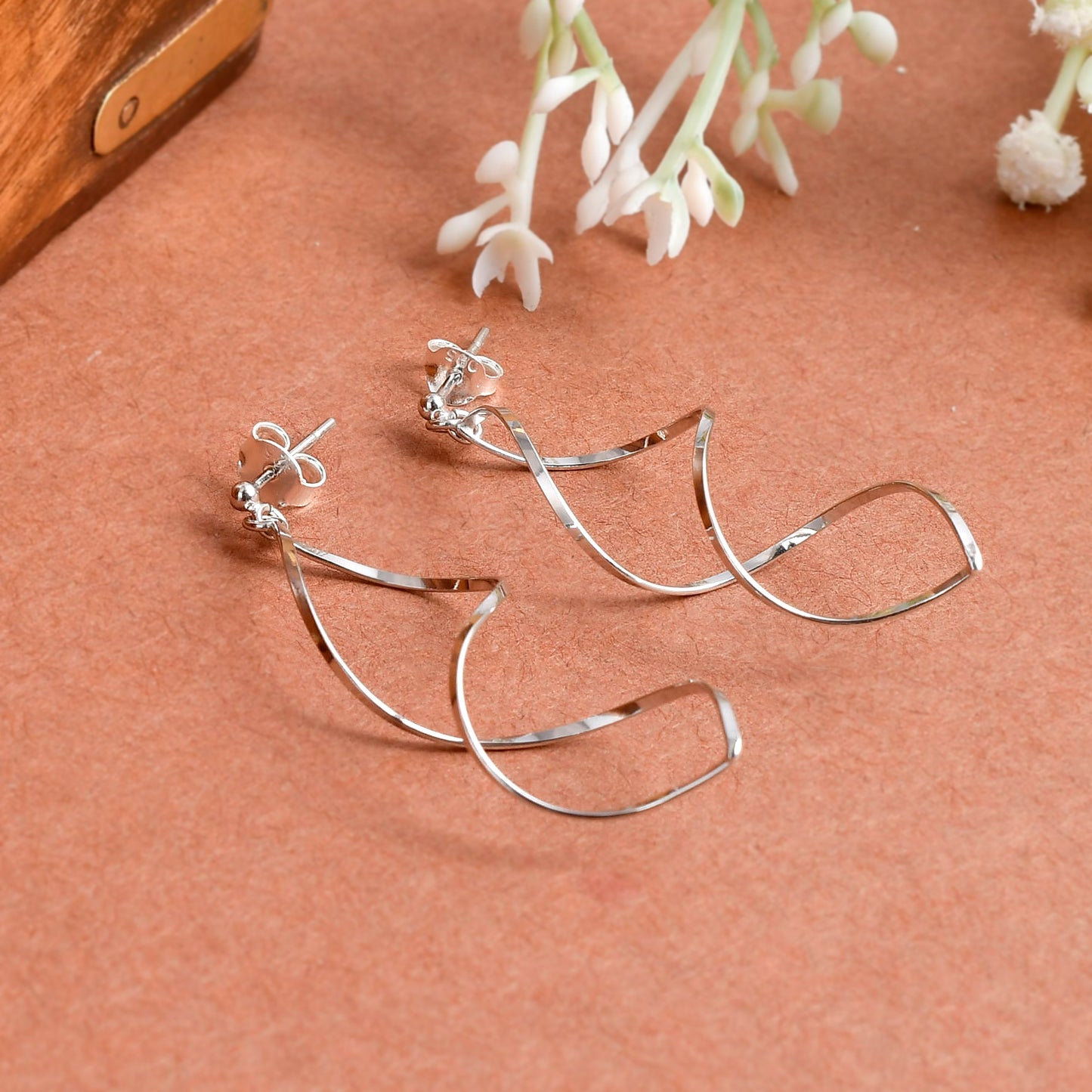 lighweight earring