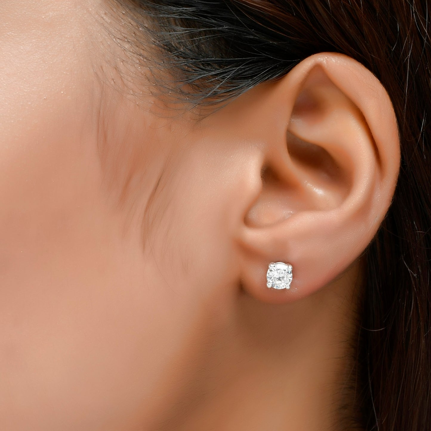 Solitaire earring