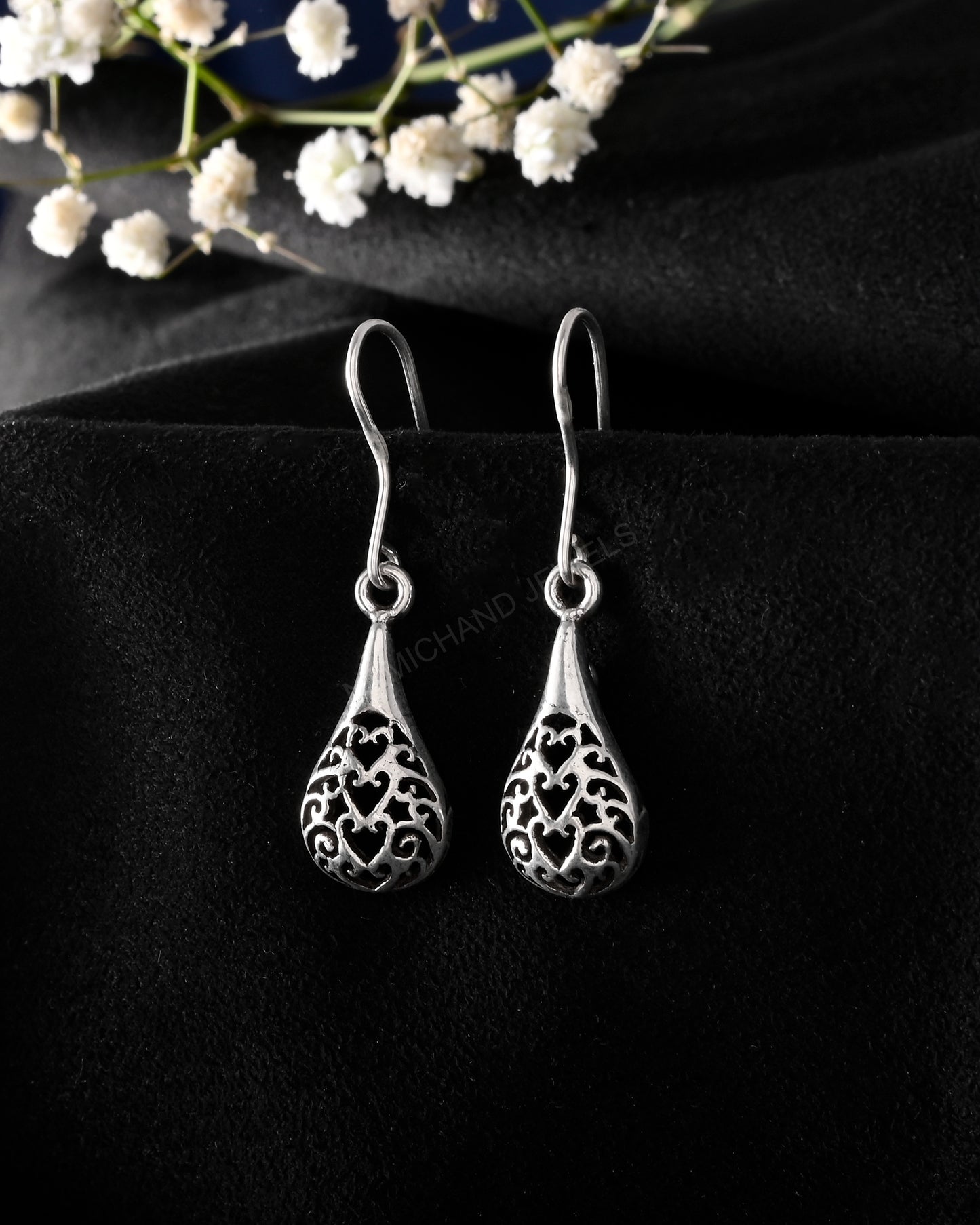 light weight dangle earring