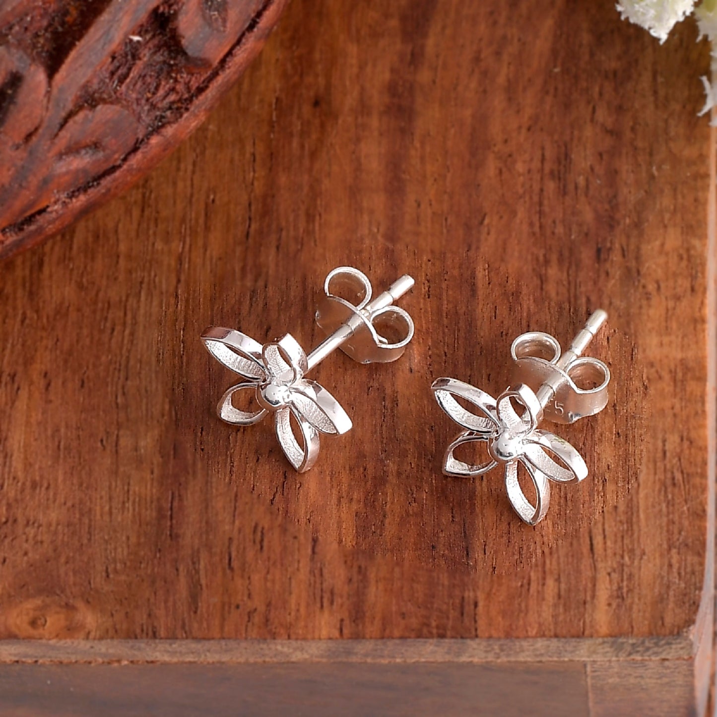 lightweight earring