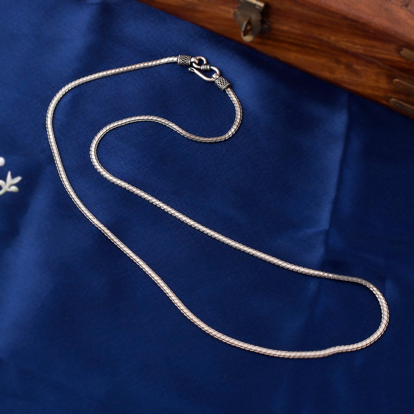 Men's silver chain
