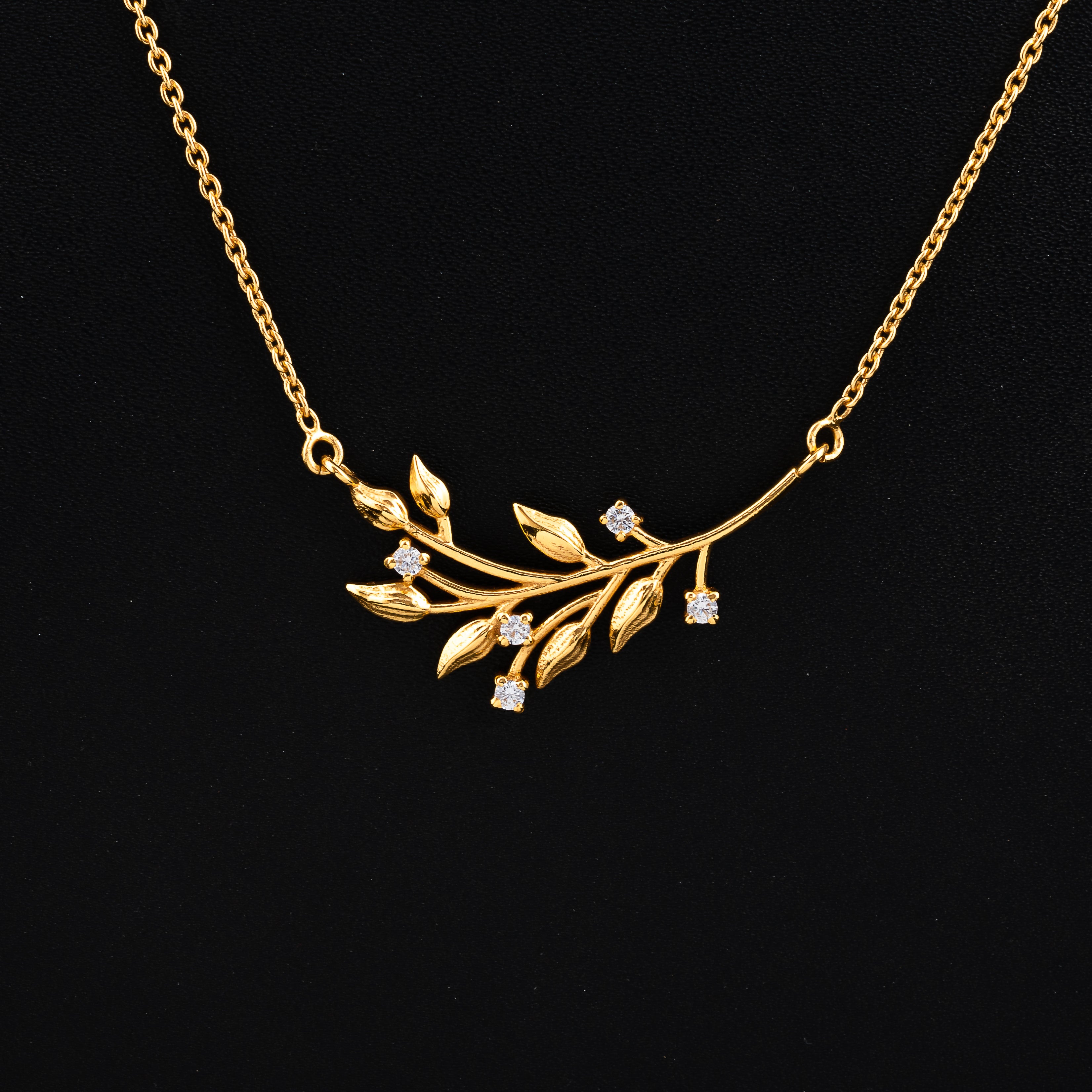 Gold Plated Necklace Elegant and Versatile Gold-Toned Jewelry