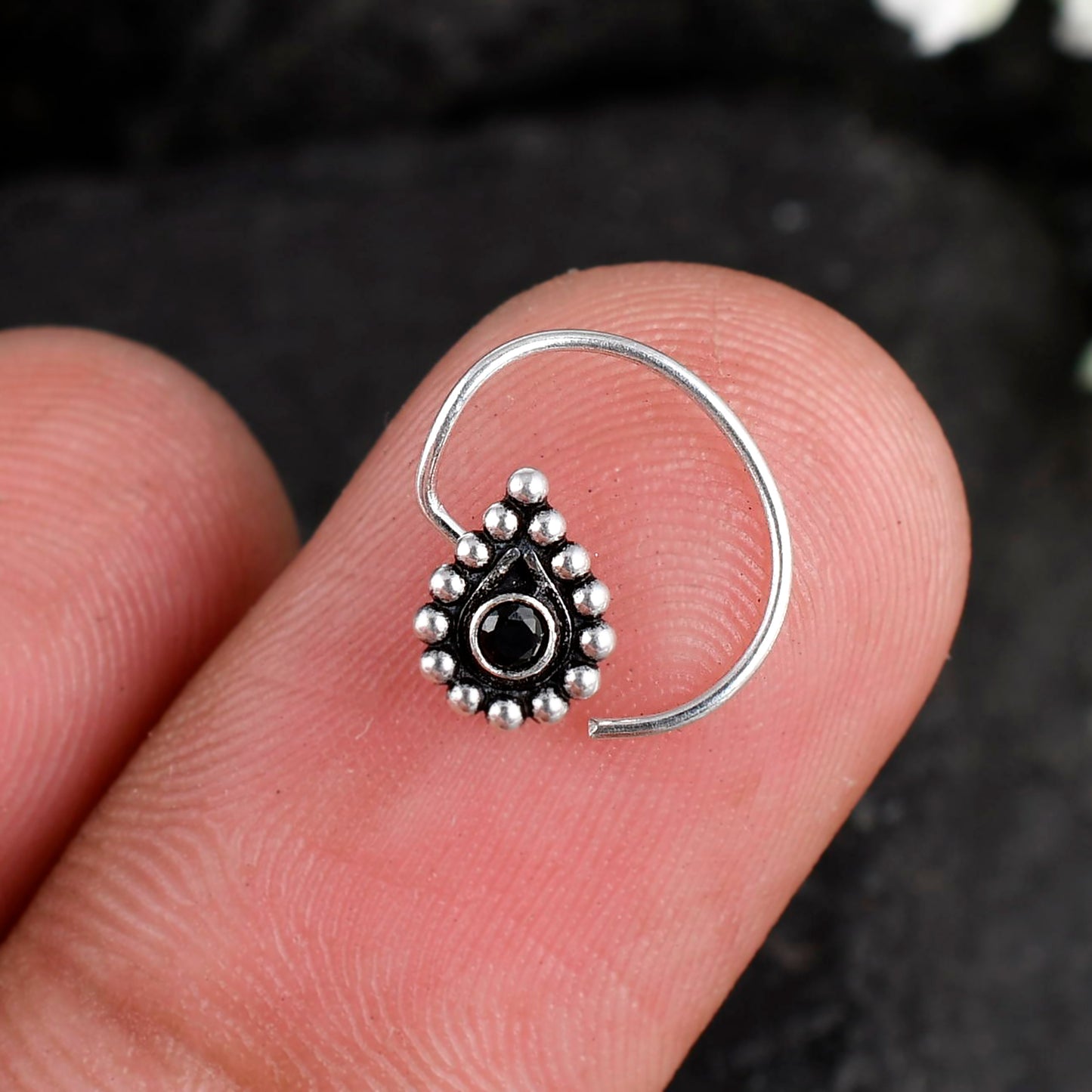 women nose stud