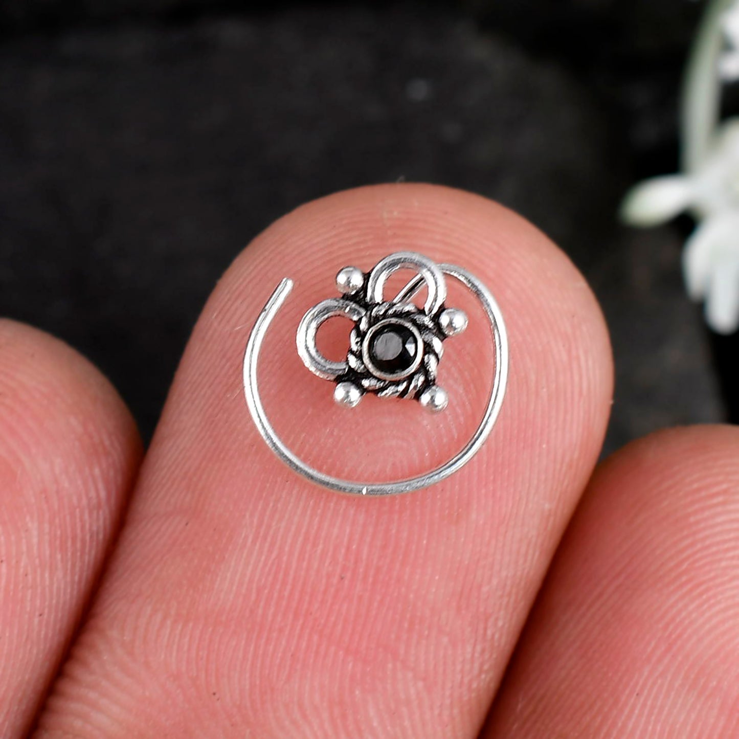 women nose stud