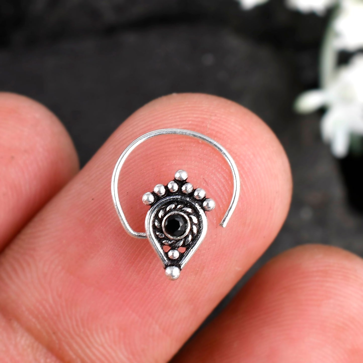 women nose stud
