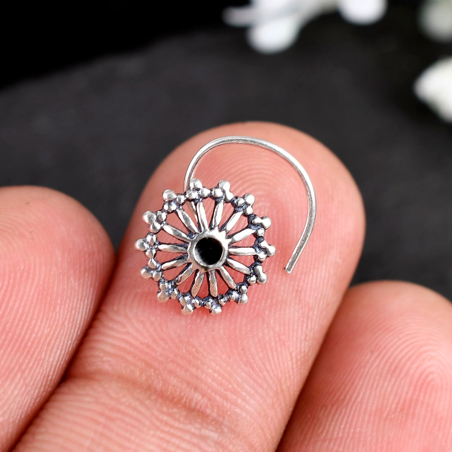 women nose stud