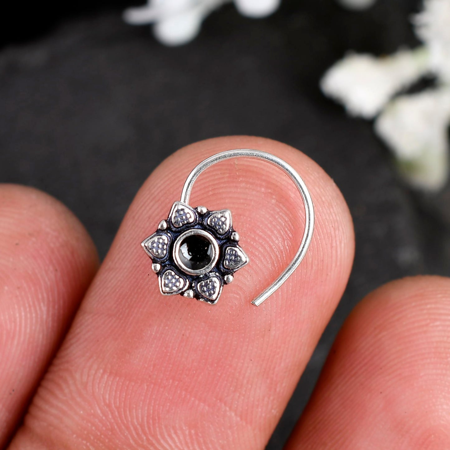 women nose stud