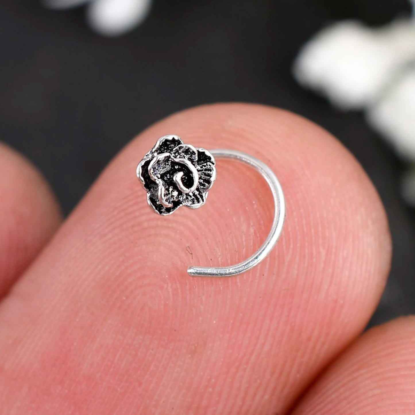 women nose stud