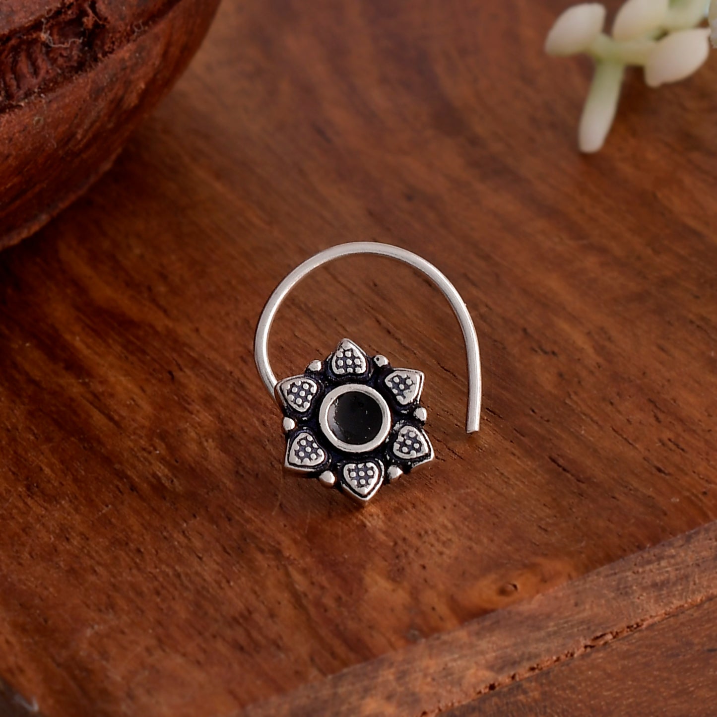 silver nose pin