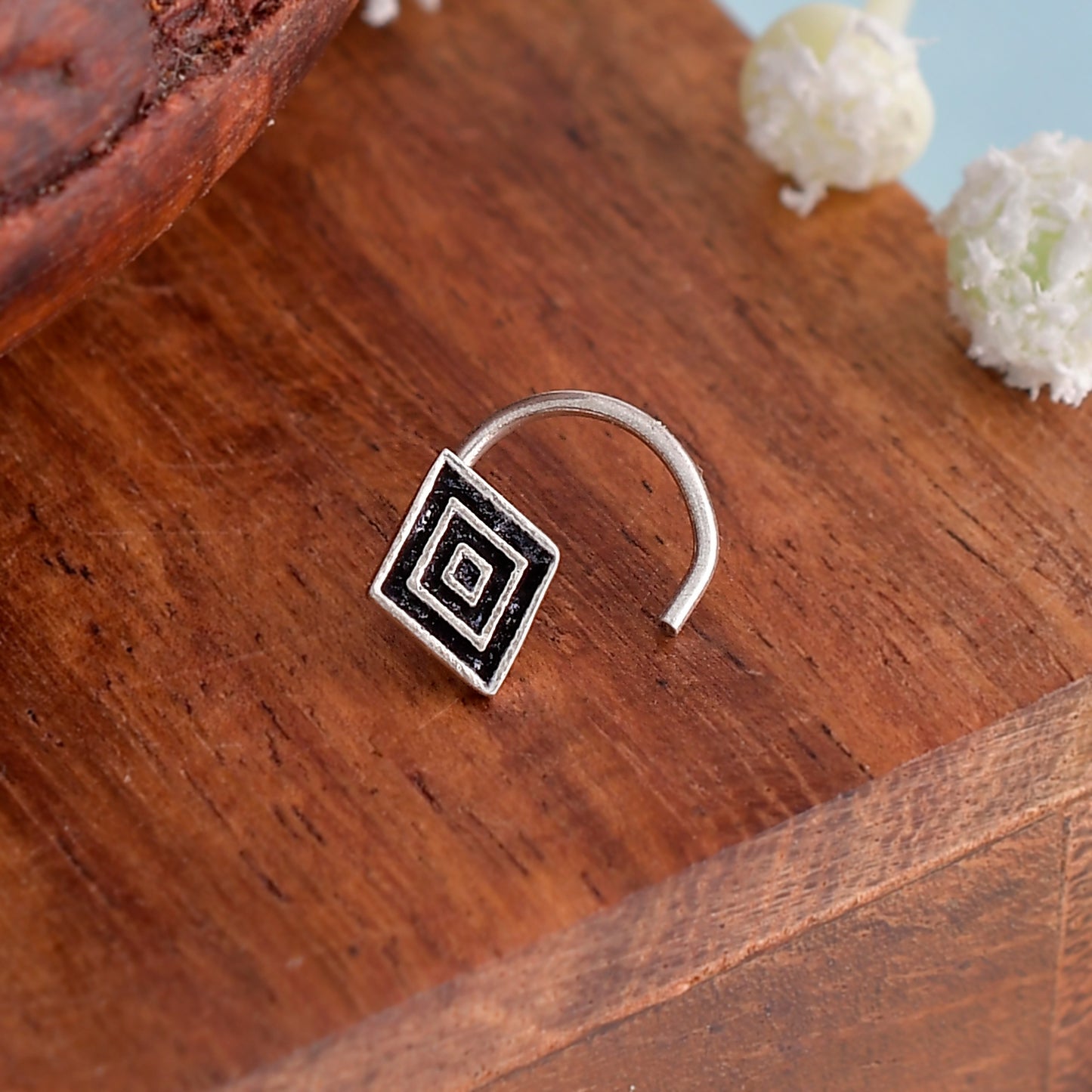 silver nose pin