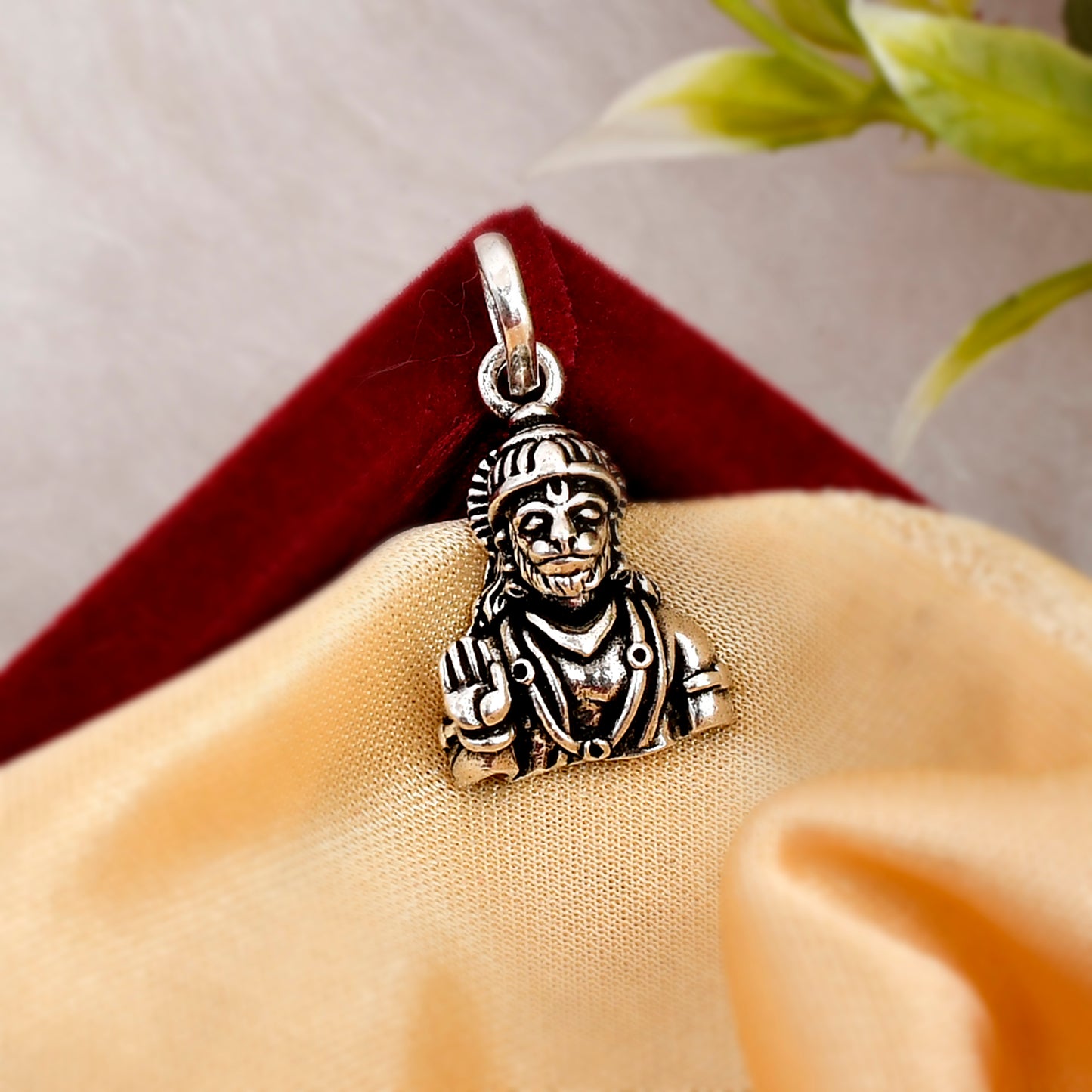 lord bajrang bali locket