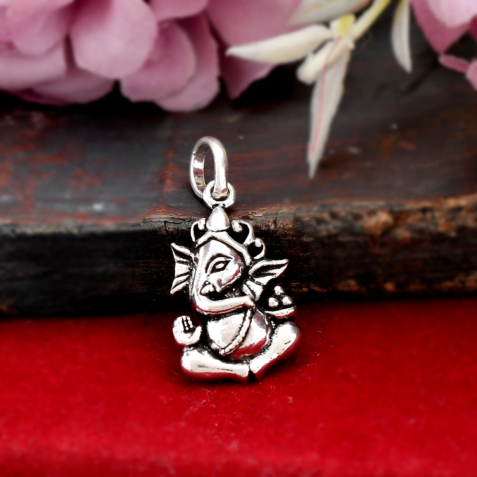 Lord ganesha clearance silver pendant