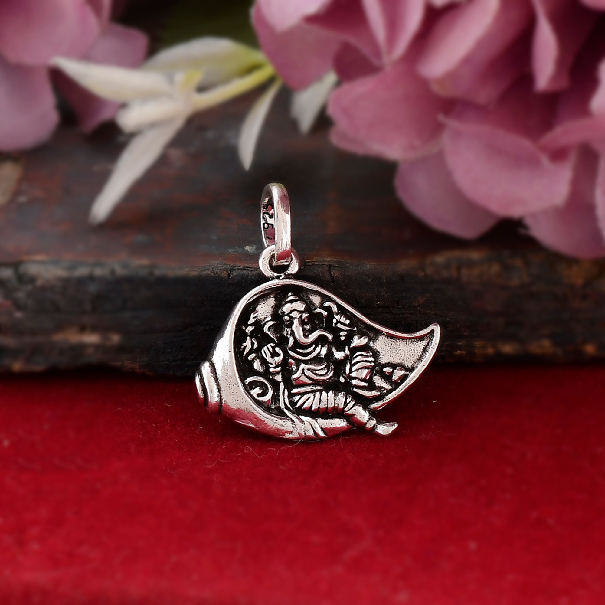 Silver ganpati online locket