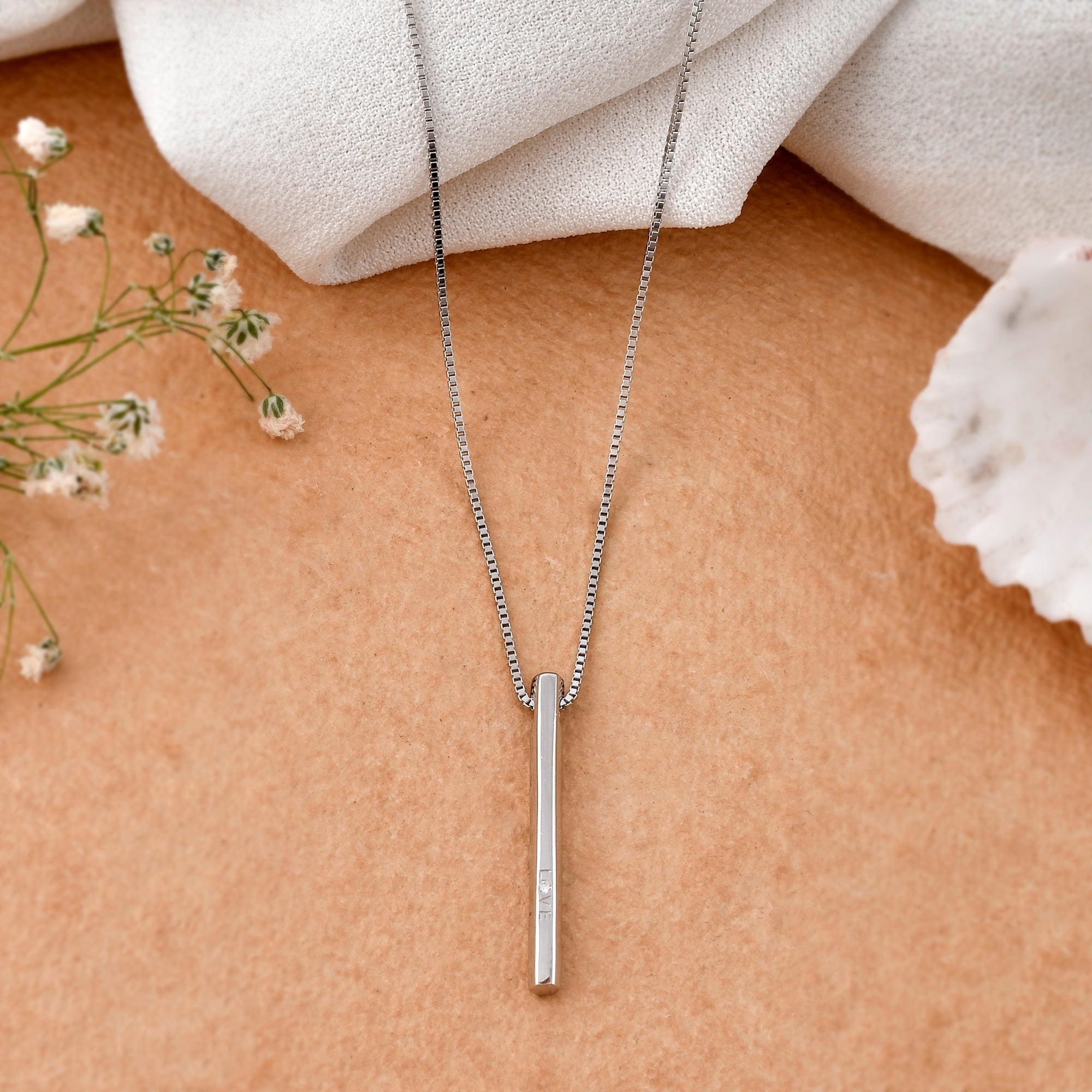 Jessica Decarlo - Hammered silver bar necklace - Norbu