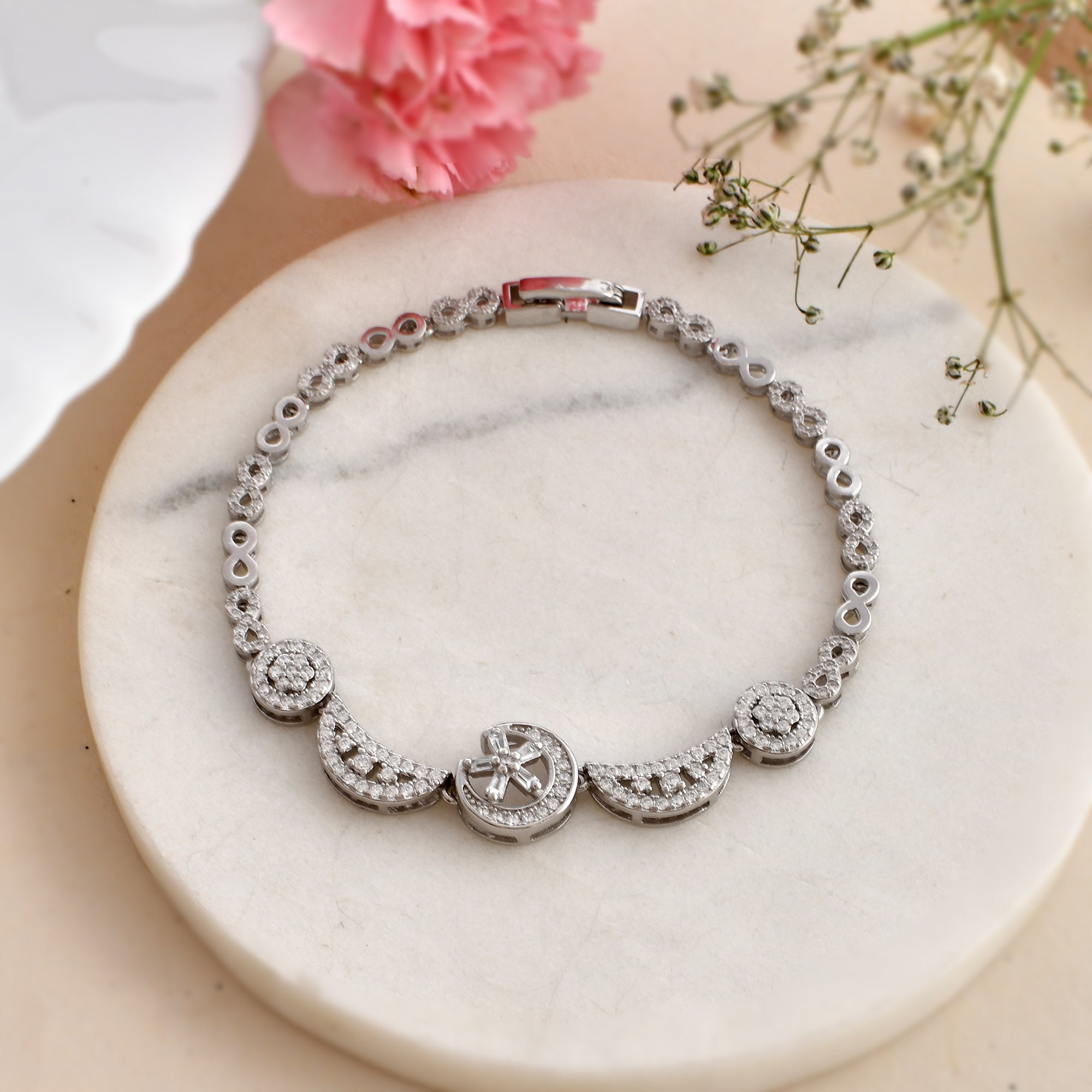 Silver bracelet for Women and Girls silver Bracelet – Zevrr