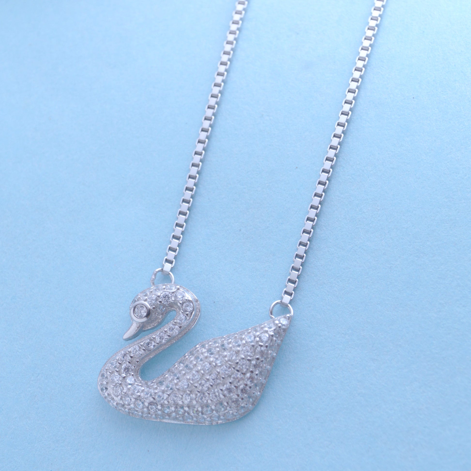 swan necklace silver