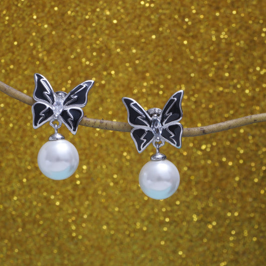 butterfly pearl earring