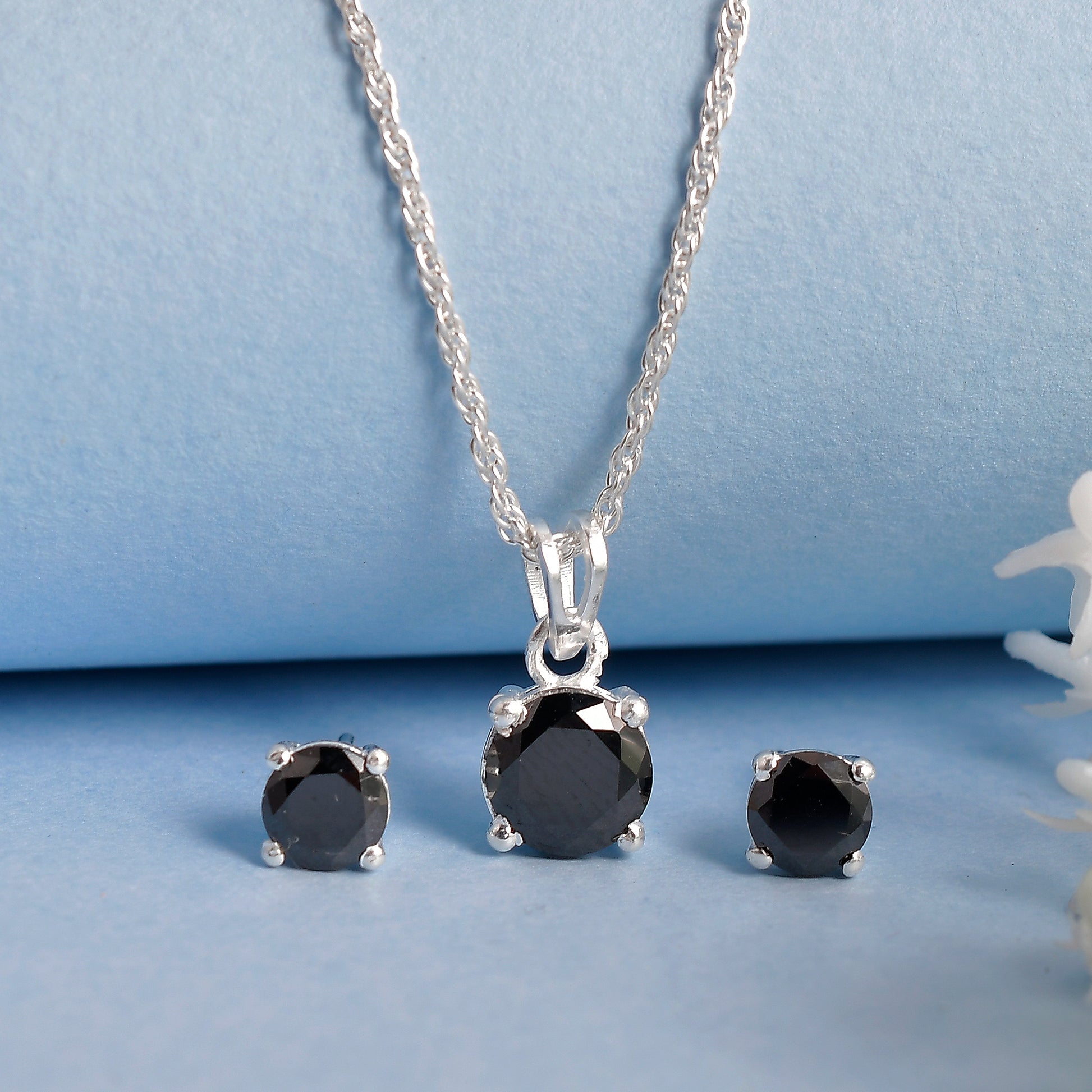 Solitaire pendant set 